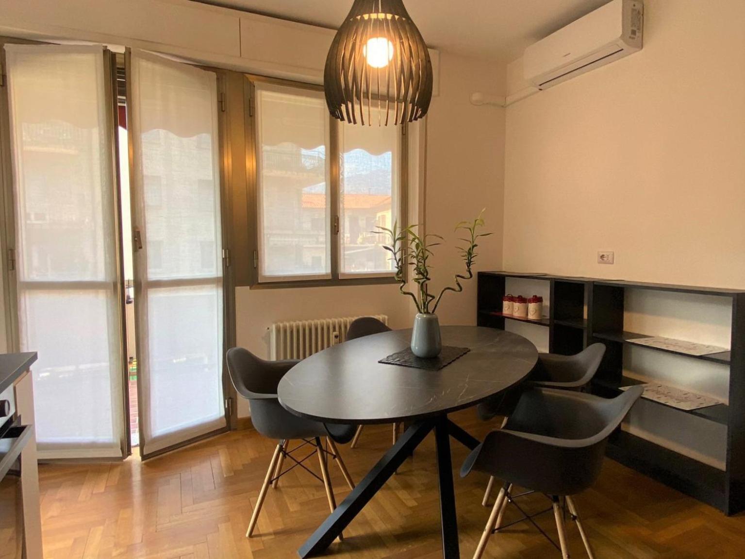 The Little Duck - Modern Apartment With Balcony Como Bagian luar foto