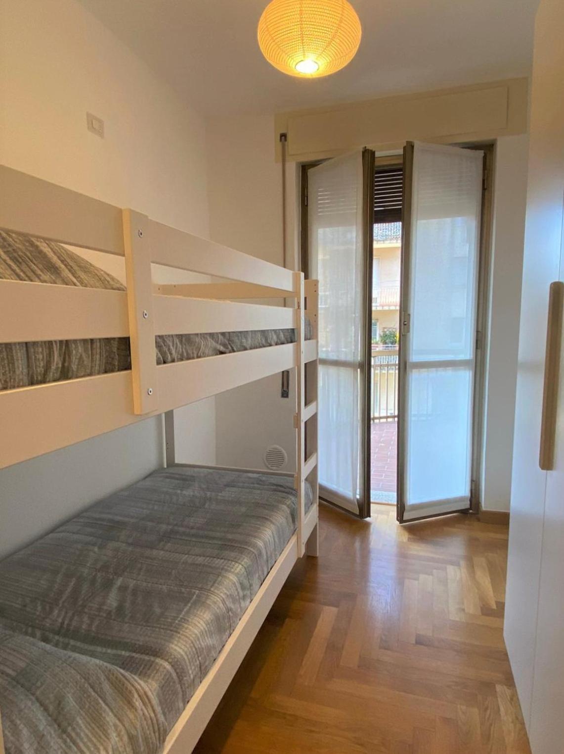 The Little Duck - Modern Apartment With Balcony Como Bagian luar foto