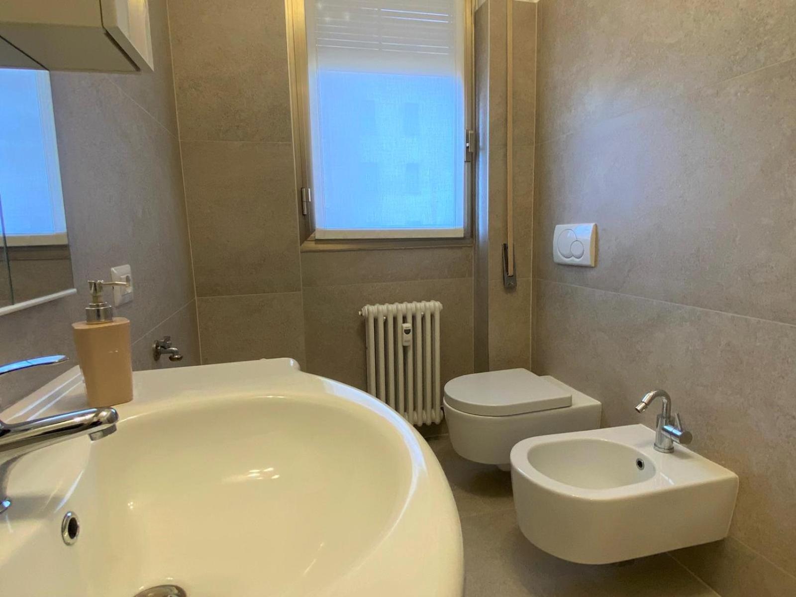 The Little Duck - Modern Apartment With Balcony Como Bagian luar foto